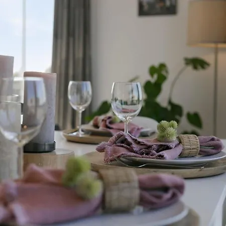 Apartament Huswell - Sea Bridge; Charming Near The